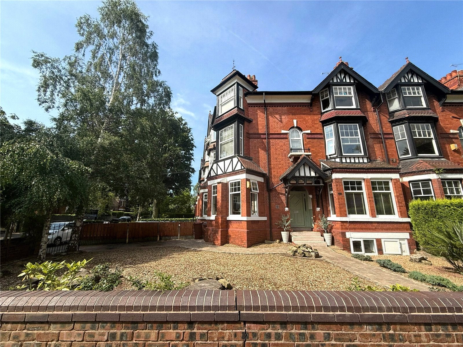 Flat Lapwing Lane in Manchester
