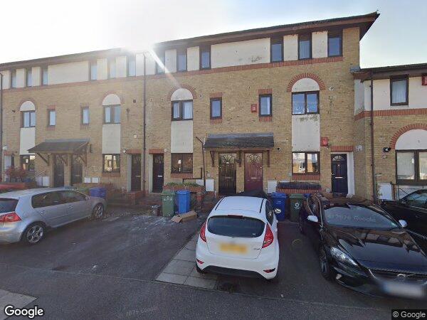 Flat Oxley Close in Greater London