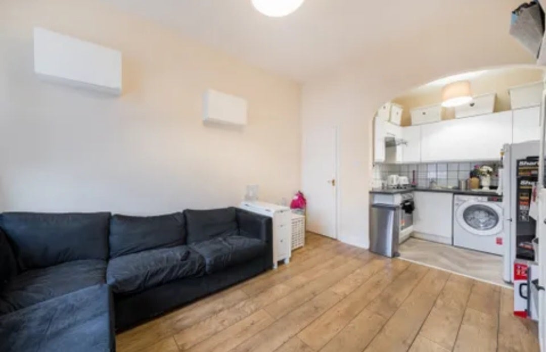 Flat Beulah Road in Greater London