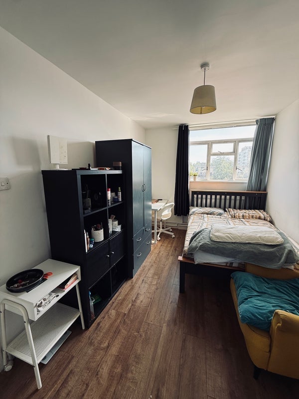 Room Redmans Road in Greater London