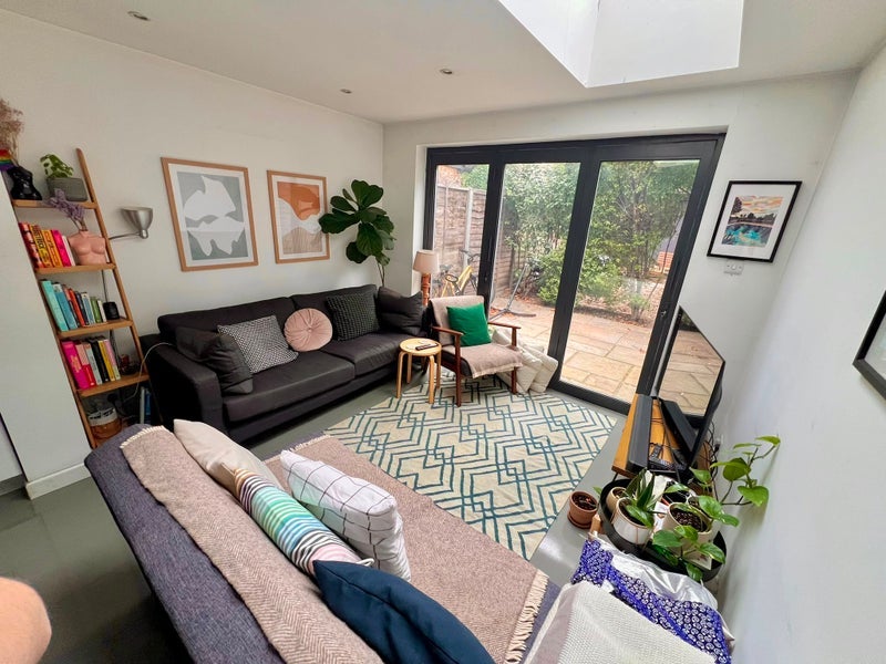 Room Forest Road in Greater London
