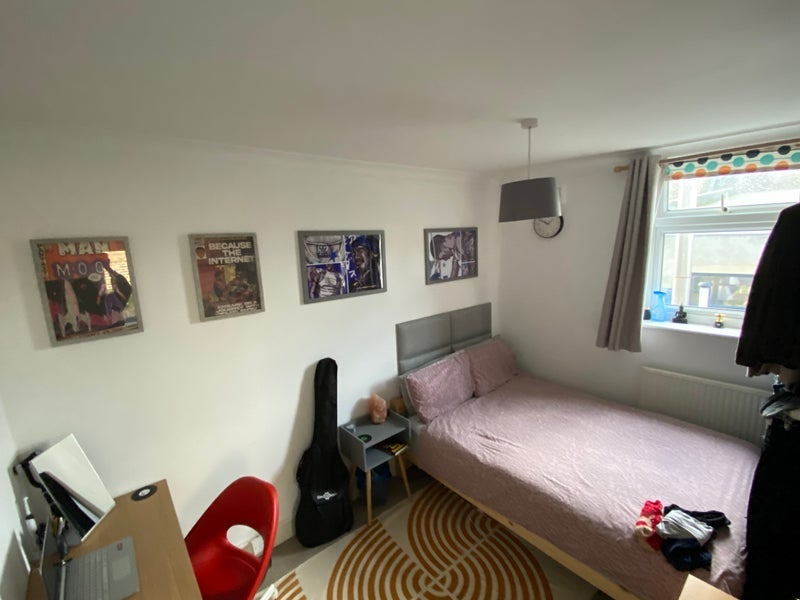 Room Hindmans Road in Greater London