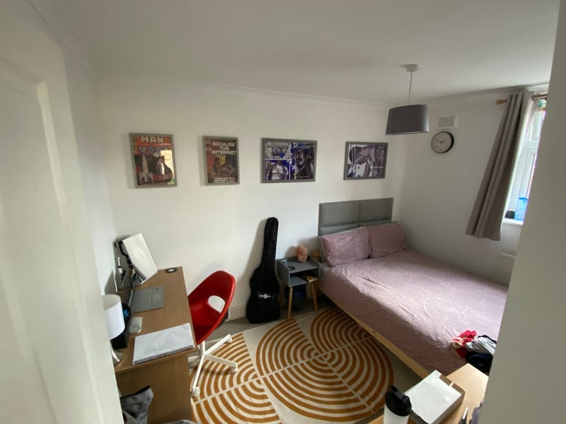 Room Hindmans Road in Greater London