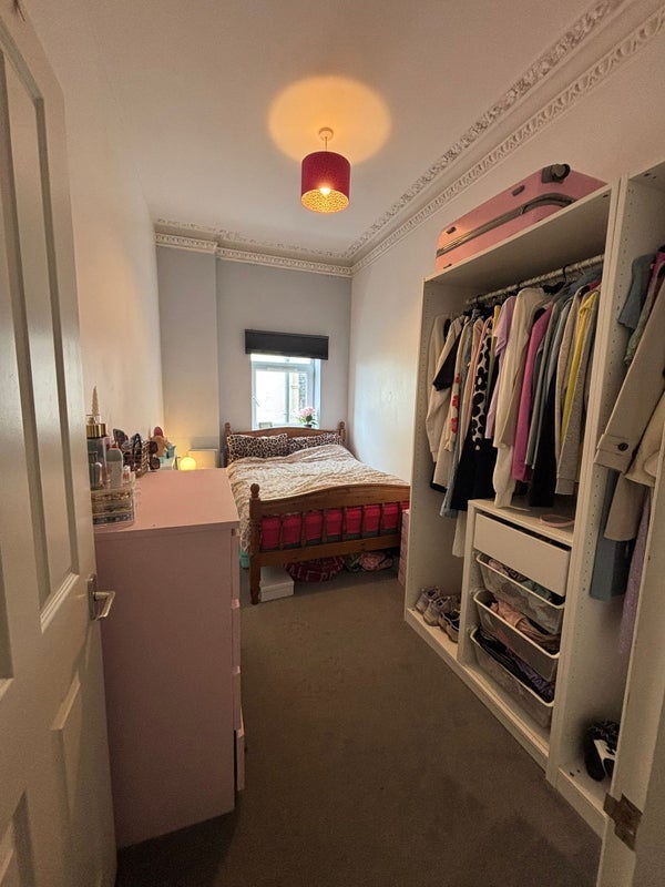 Room Gloucester Road North in Filton