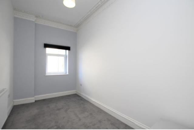 Room Gloucester Road North in Filton