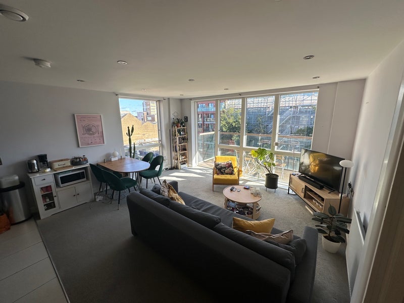 Flat Hertford Road in Greater London