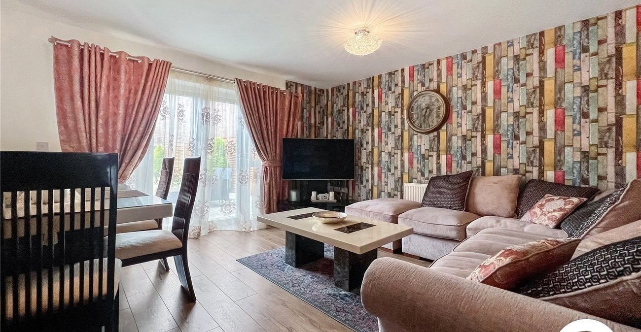 House Peche Way in Greater London