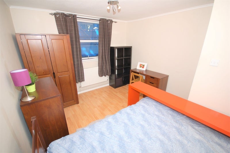 Room Nicholay Road in Greater London