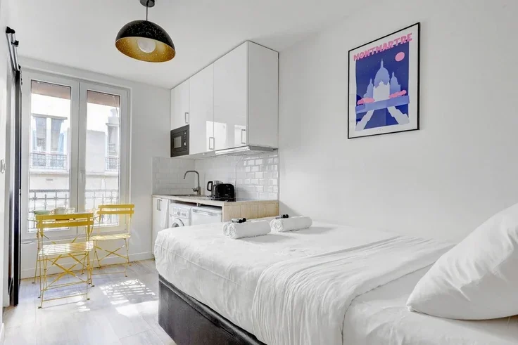Flat Rue Véron in Paris