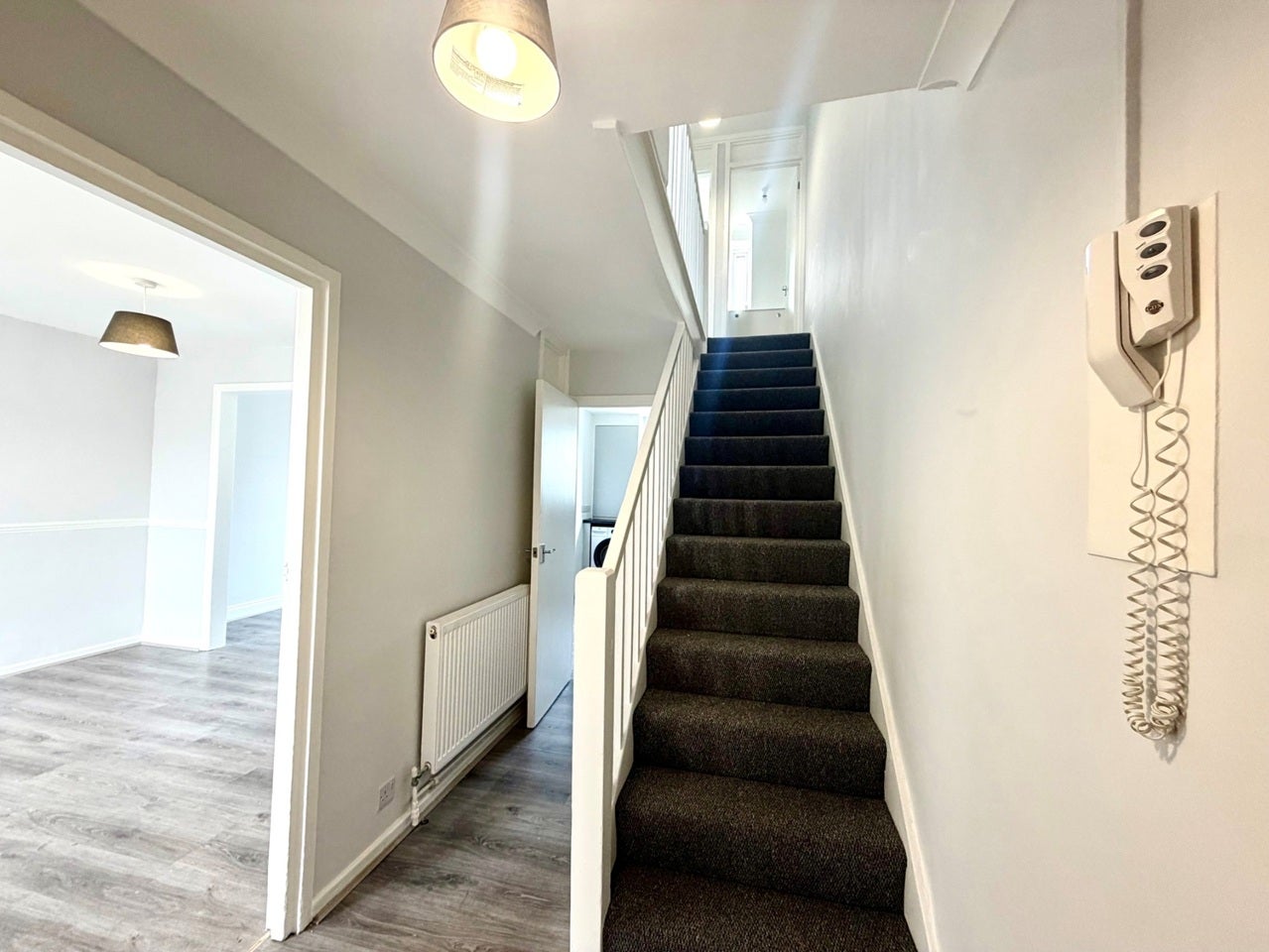 Flat Gosfield Road in London