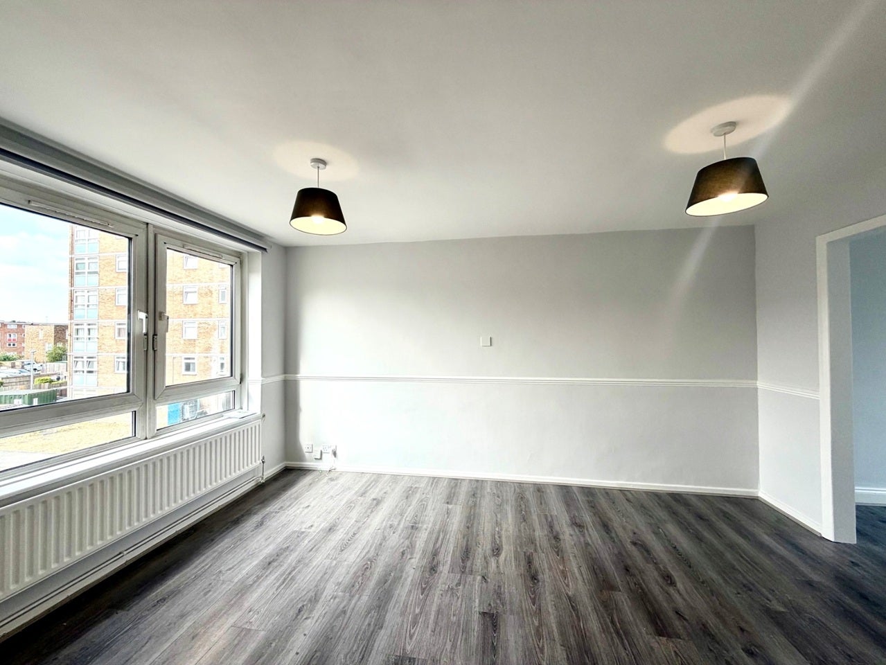 Flat Gosfield Road in London