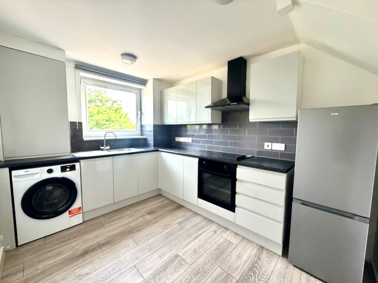Flat Gosfield Road in London