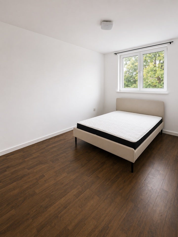 House Tiptree Crescent in Greater London
