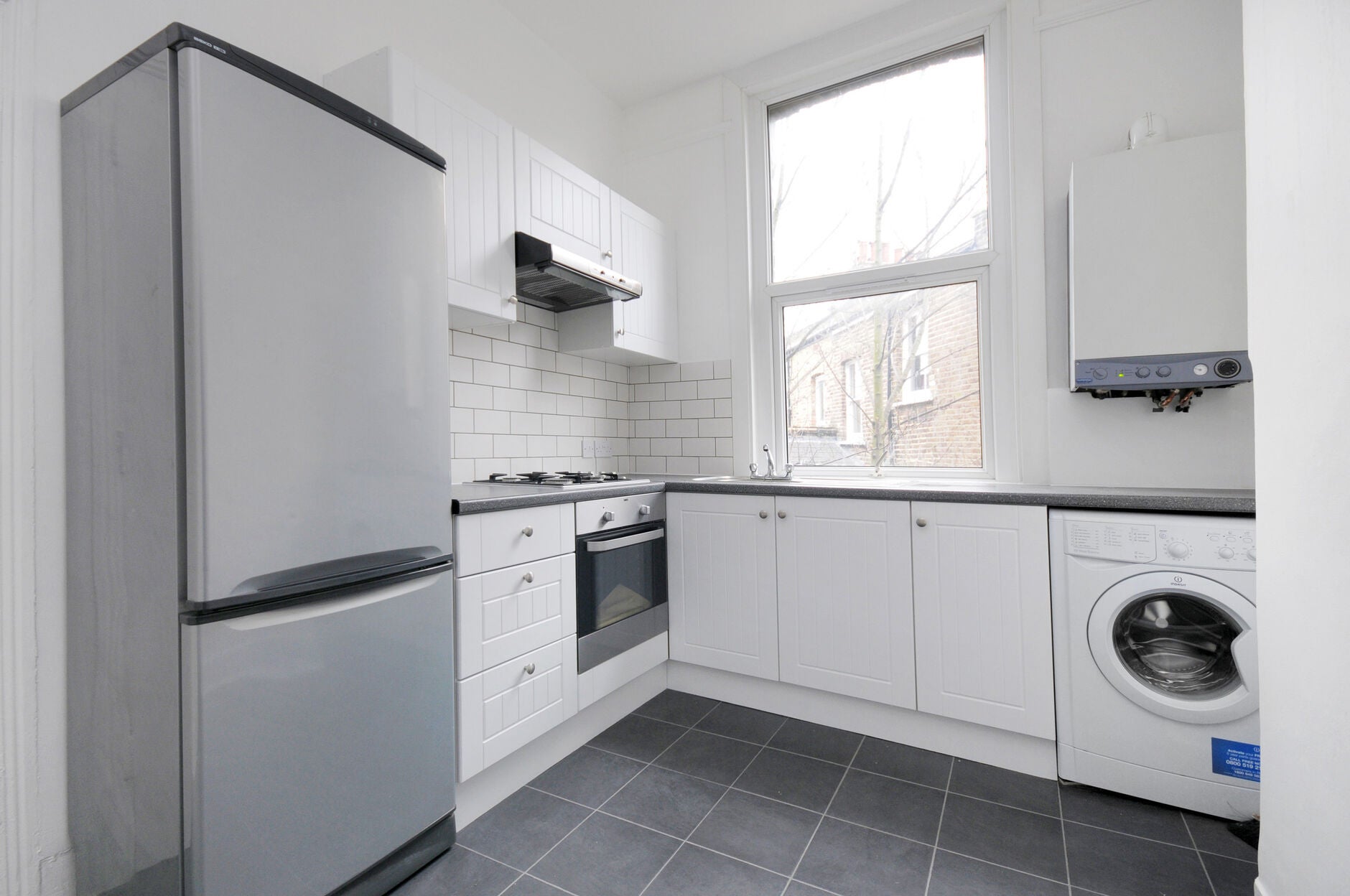 Flat Askew Road in Greater London