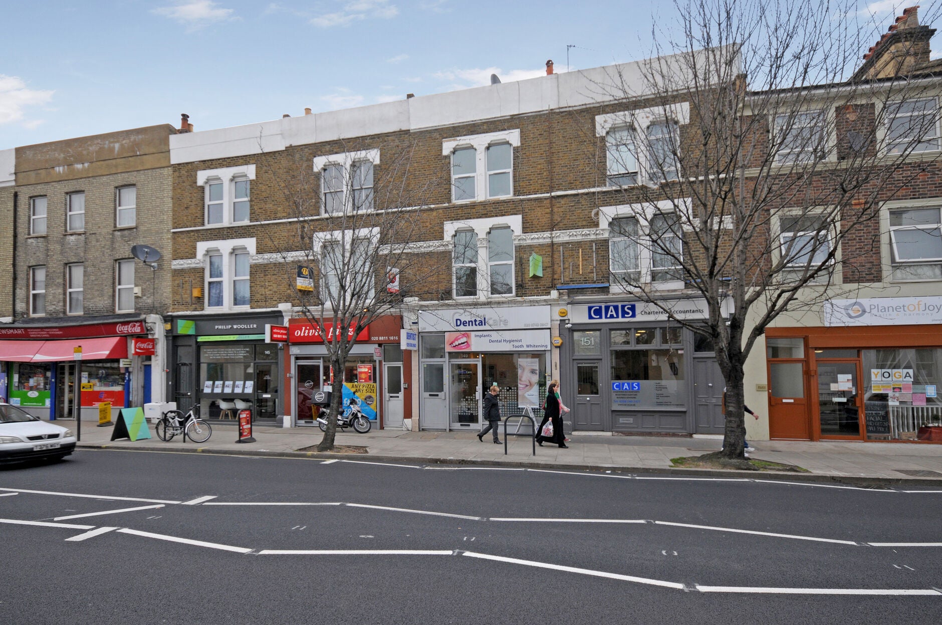 Flat Askew Road in Greater London