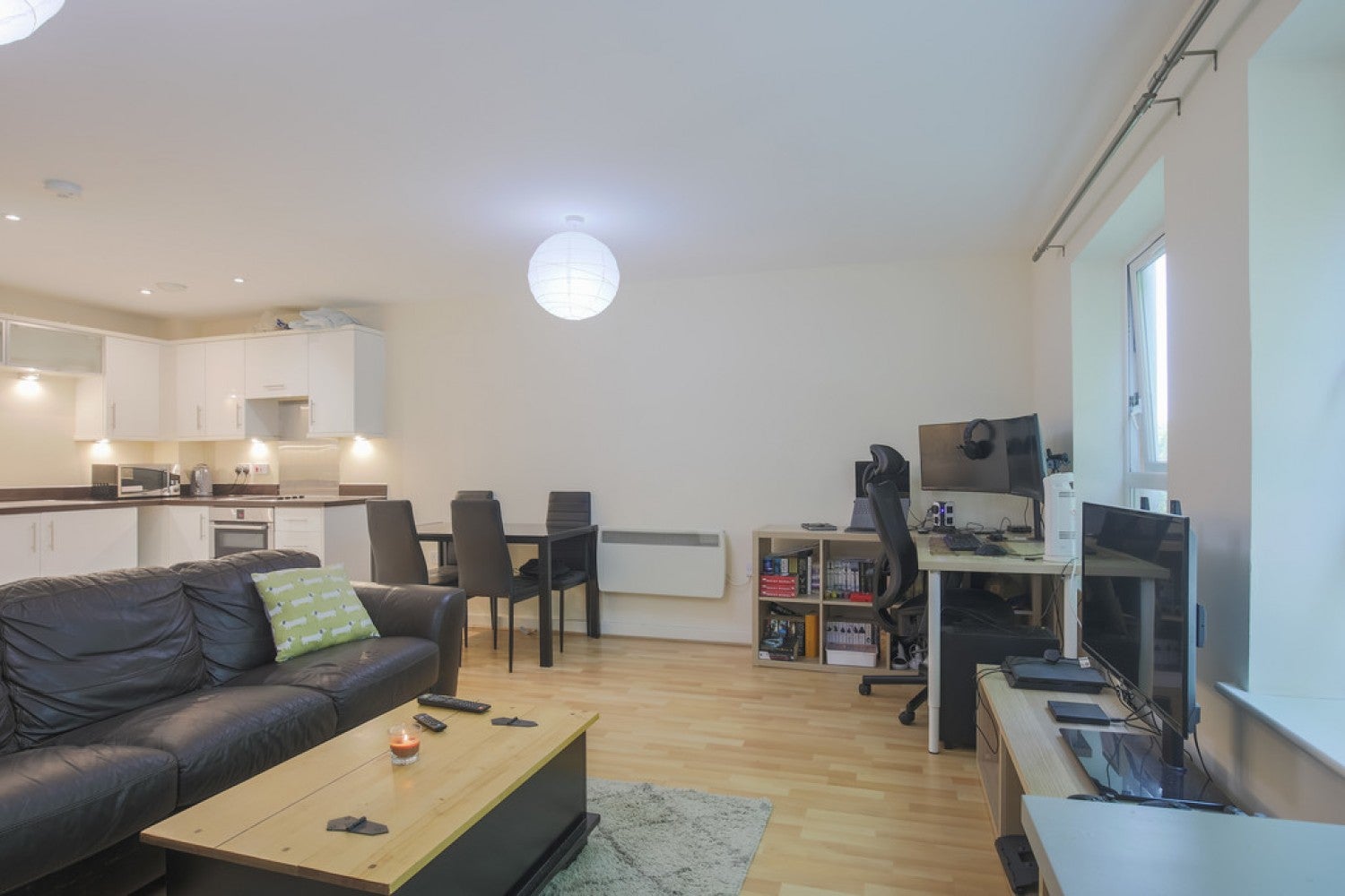 Flat Lanadron Close in Greater London