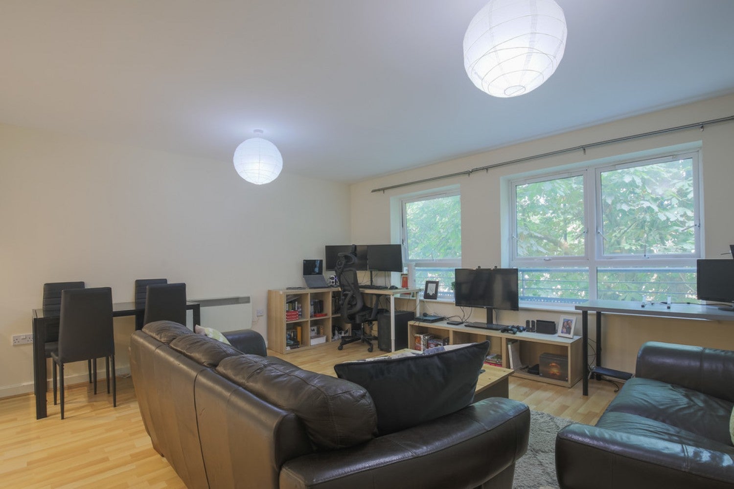 Flat Lanadron Close in Greater London