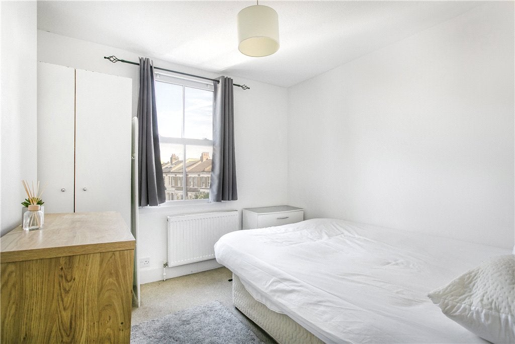 Flat Acre Lane in Greater London