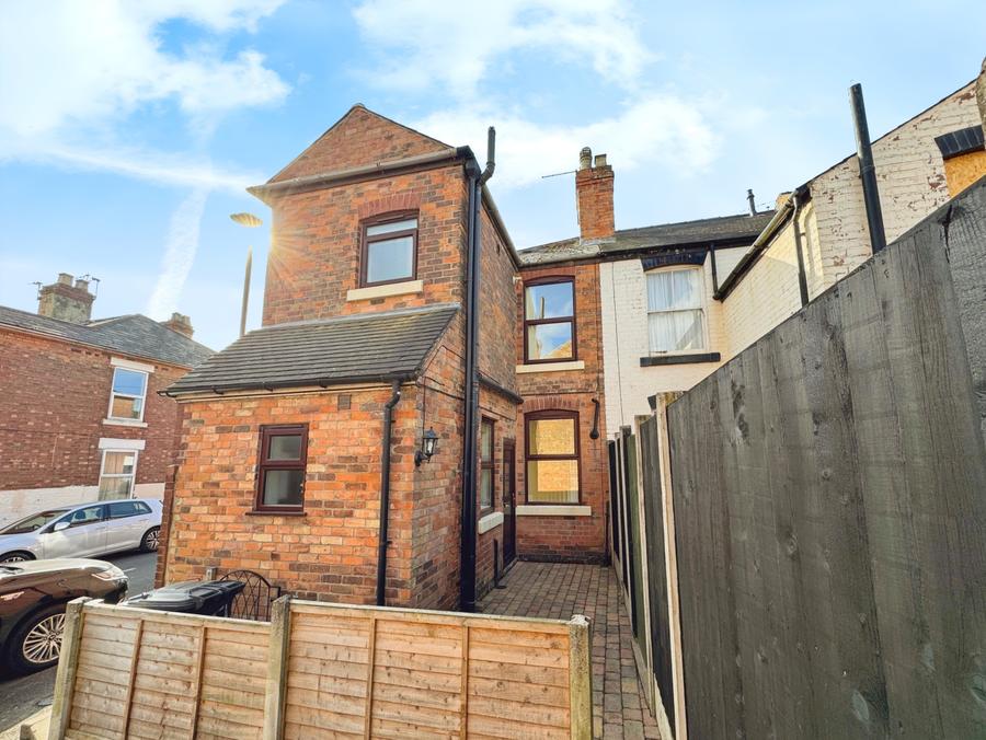 Flat Langley Street in Derby