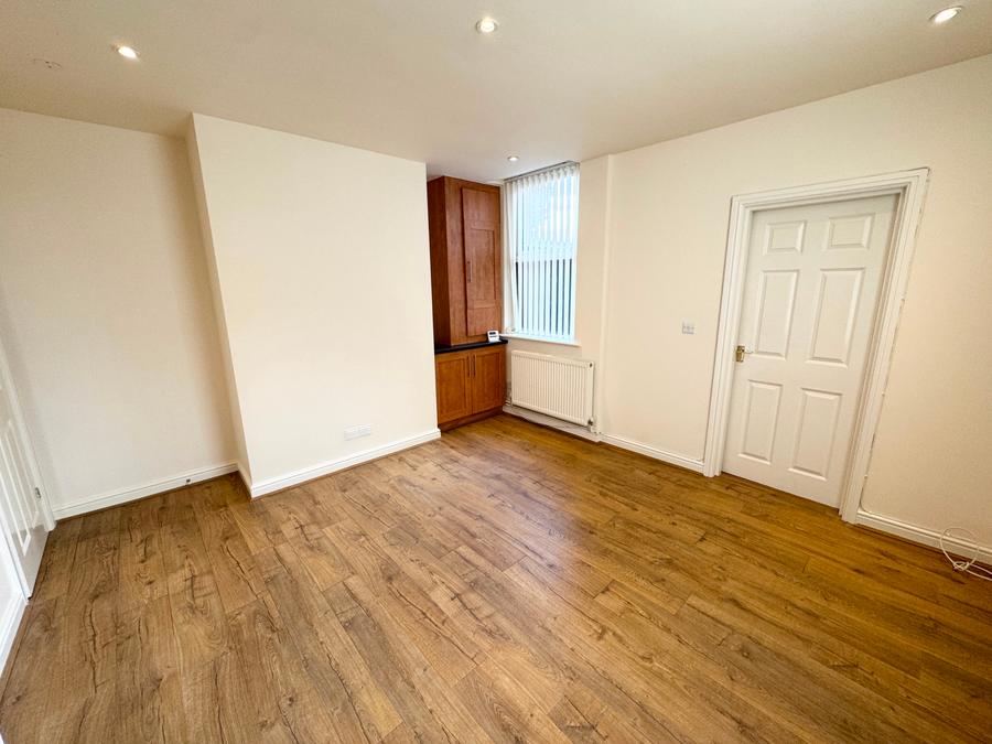Flat Langley Street in Derby