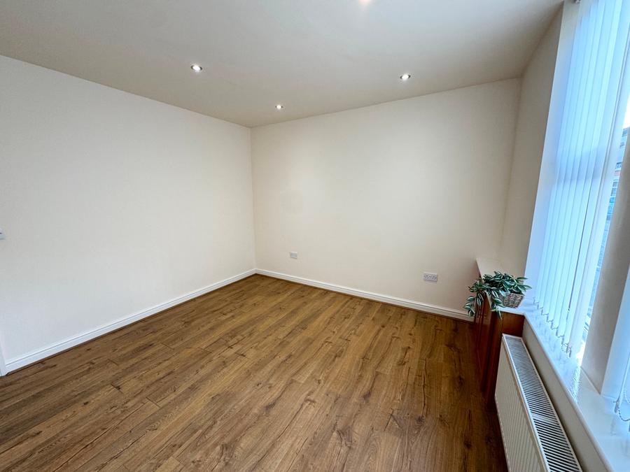 Flat Langley Street in Derby