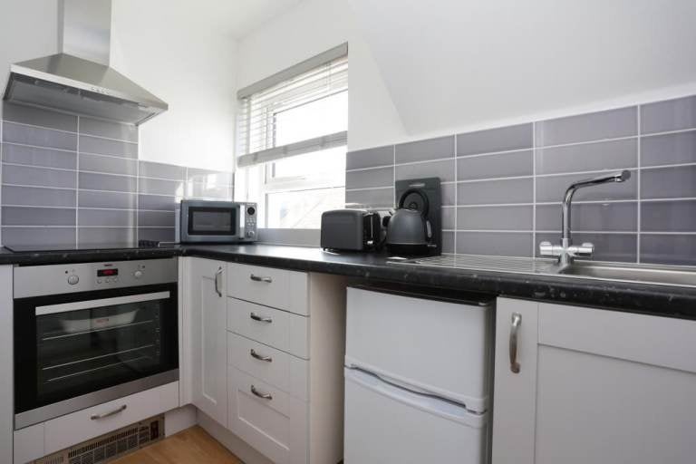 Flat Cumnor Road in Bournemouth