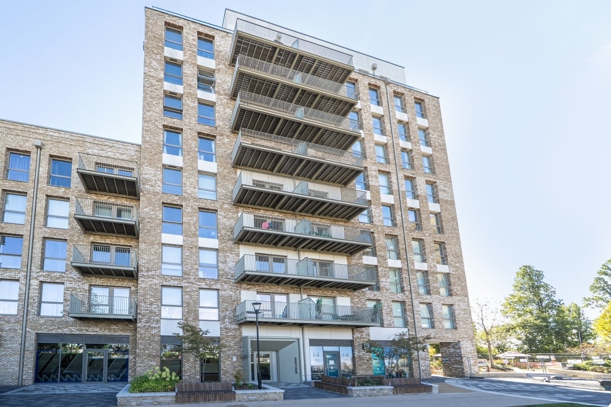 Flat Beresford Avenue in Greater London