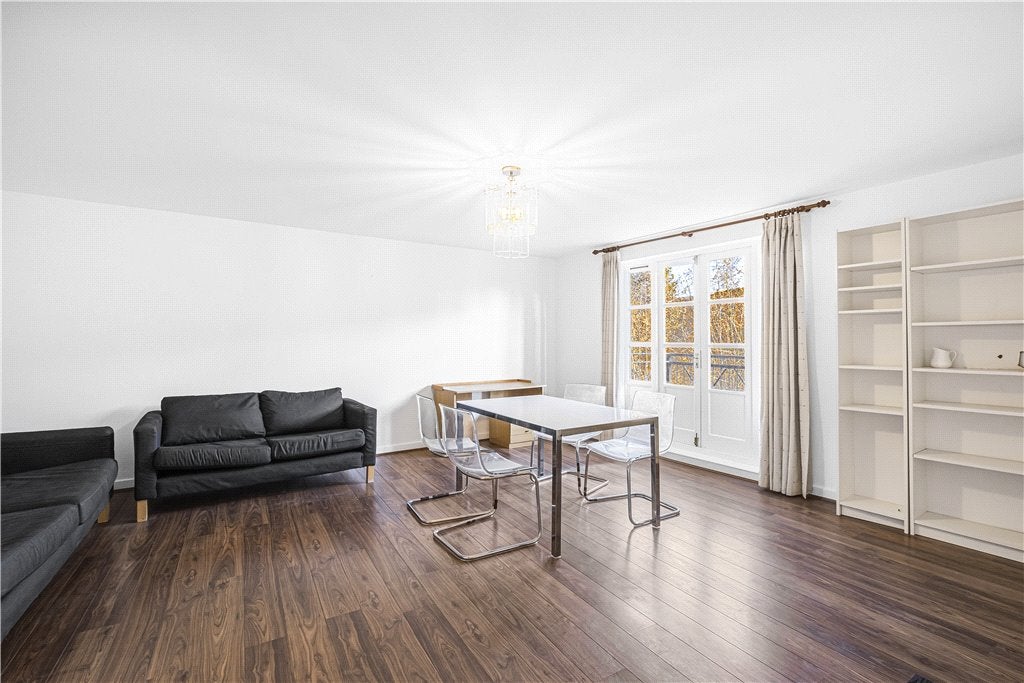 Flat Weston Street in Greater London