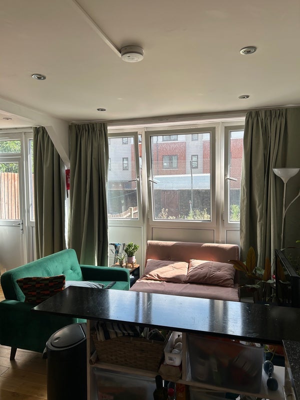 Room Concorde Way in Greater London