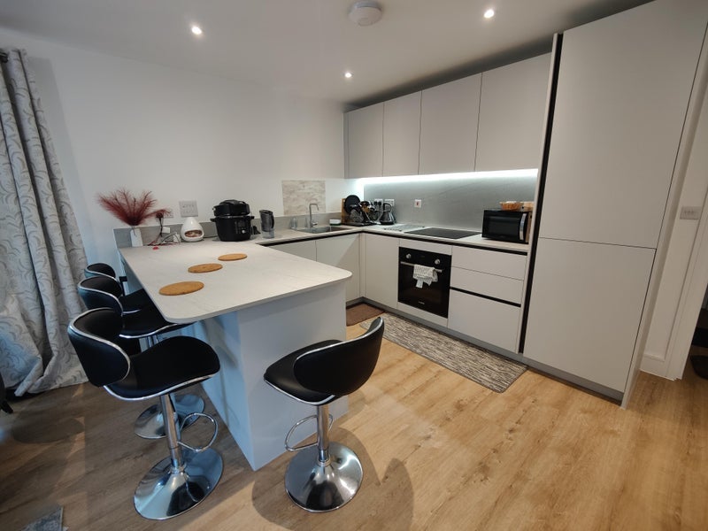 Room Croham Valley Road in Greater London
