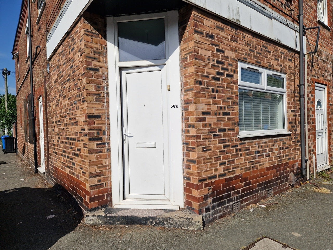 Flat Grasmere Crescent in Salford