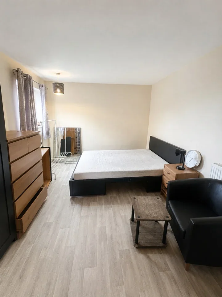 Room Chelmer Road in Chadwell St Mary