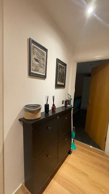Room Miles Road in Greater London