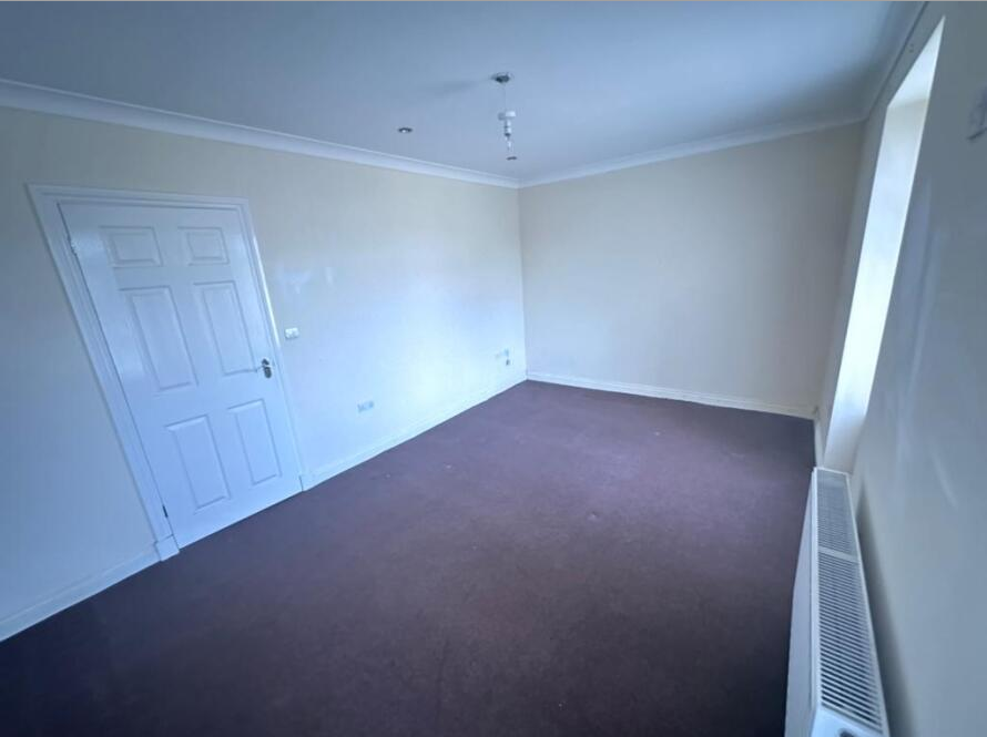 Flat Llwynhendy Road in Dafen