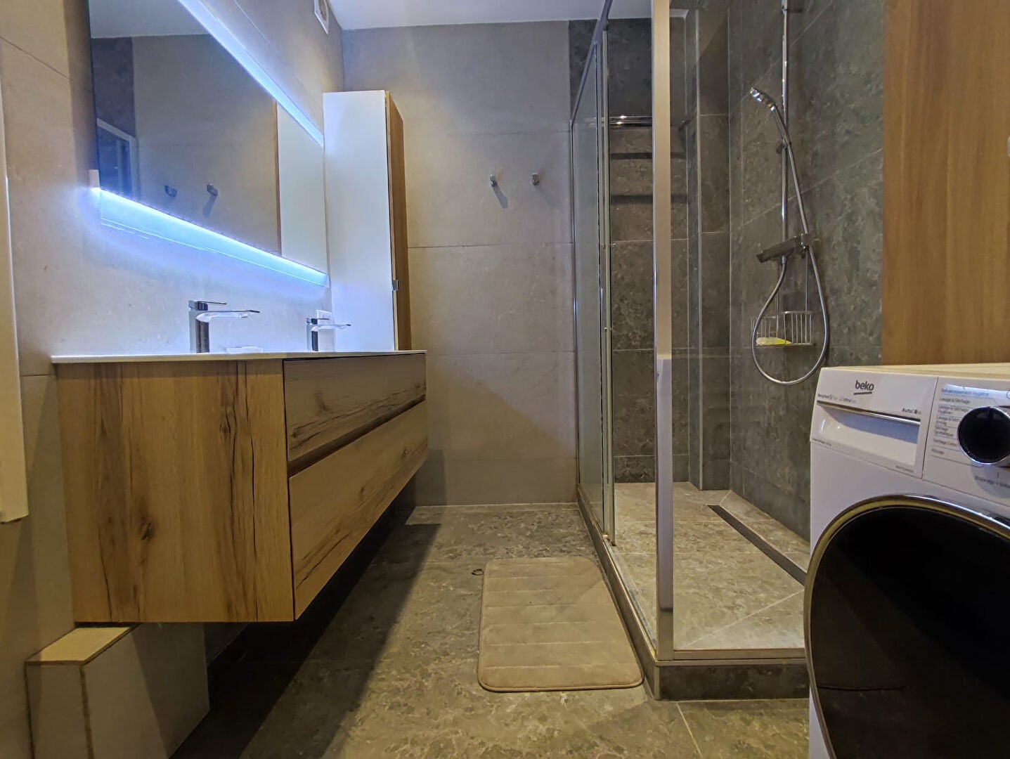 Appartement Avenue Gambetta à Paris