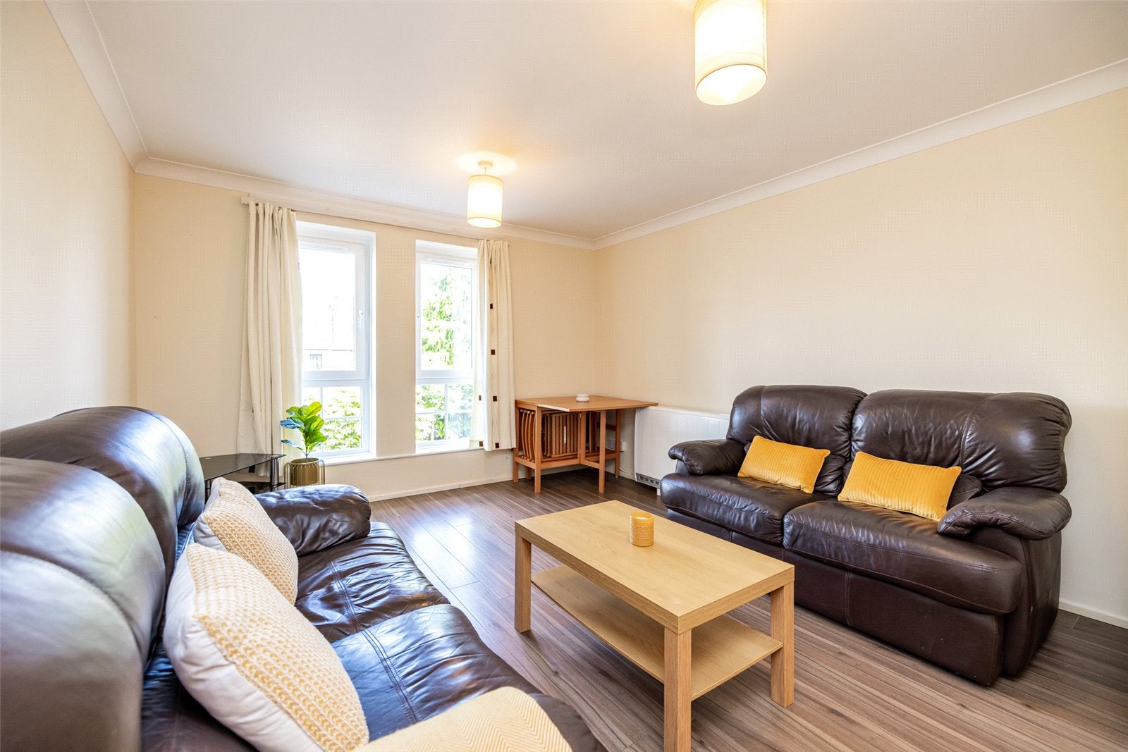 Flat Cuparstone Row in Aberdeen
