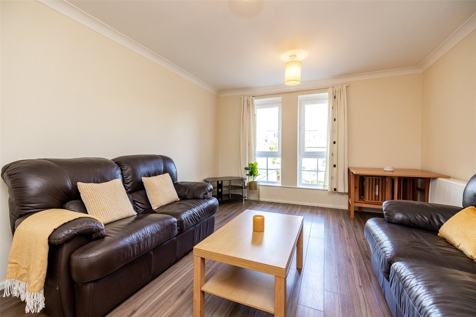 Flat Cuparstone Row in Aberdeen