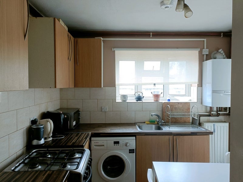Room Lorne Road in Greater London