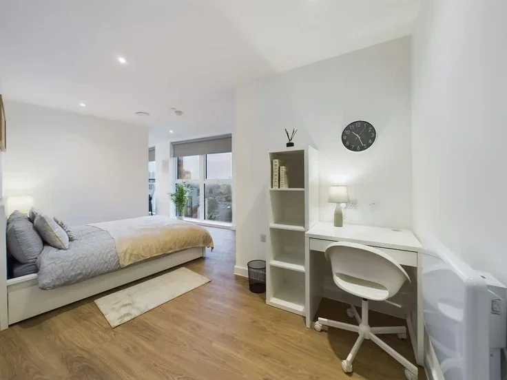 Flat Lissadel Street in Salford