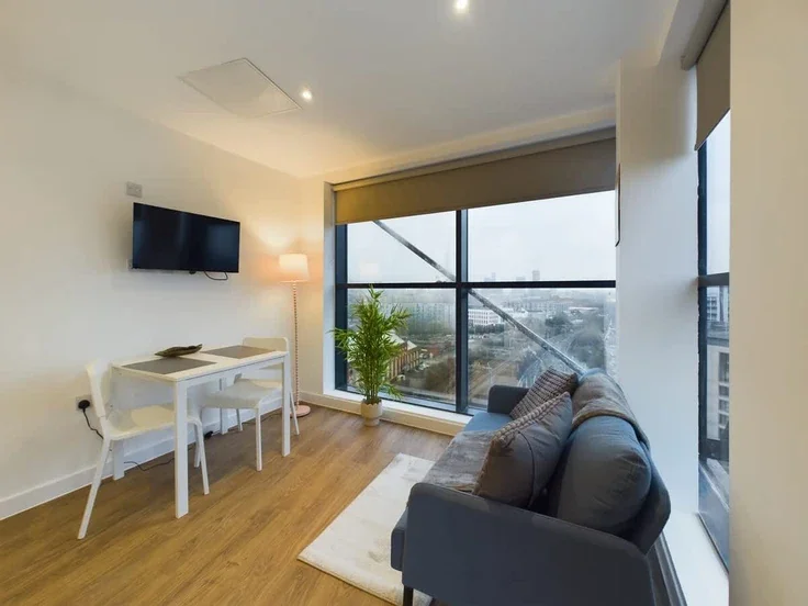 Flat Lissadel Street in Salford