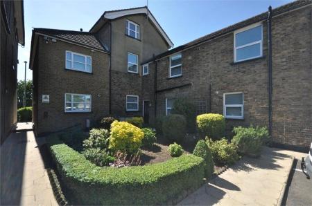 Flat Richmond Crescent in Borough of Spelthorne