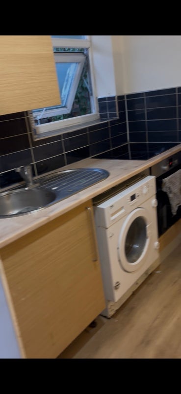 Flat Cheltenham Road in Greater London