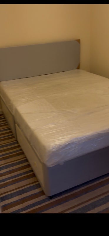 Flat Cheltenham Road in Greater London