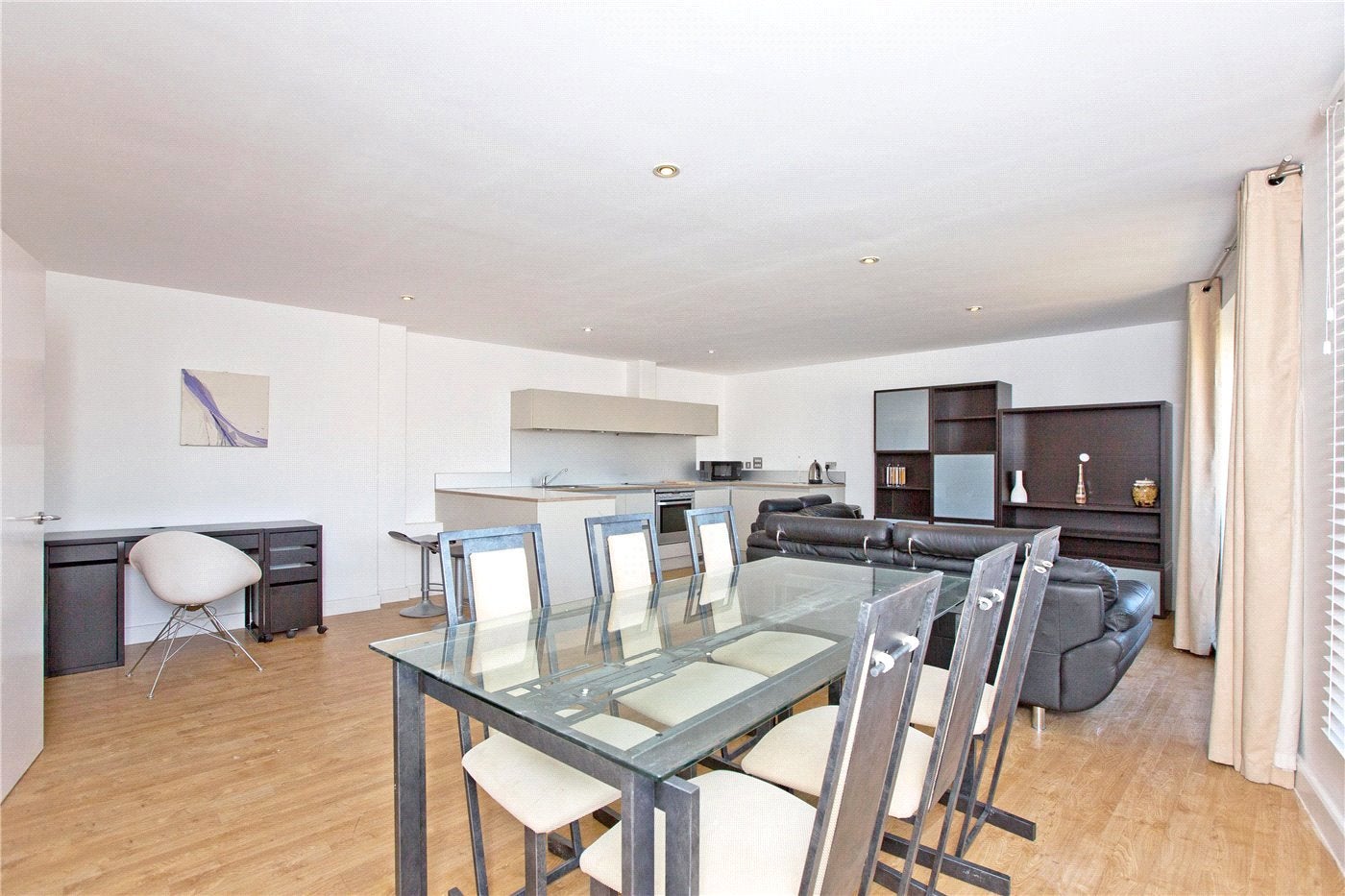 Flat Hereford Road in Greater London