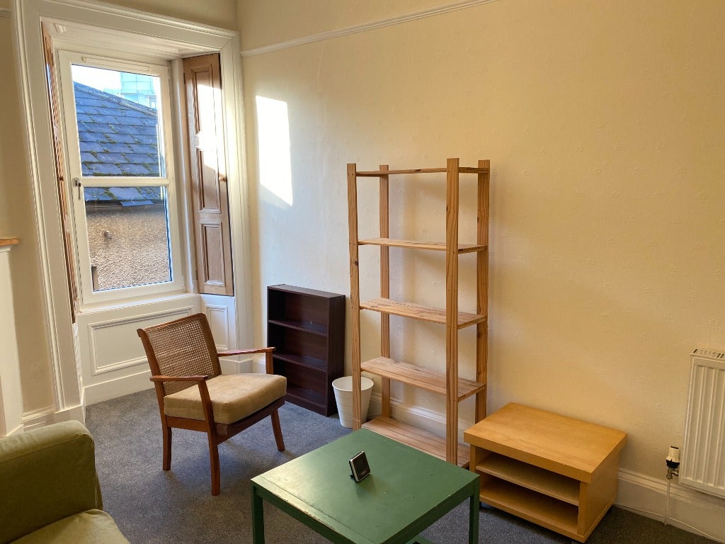 Flat Lauriston Place in City of Edinburgh