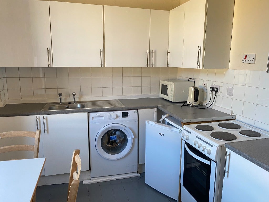 Flat Lauriston Place in City of Edinburgh