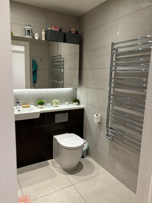 Room Fortunes Walk in Greater London