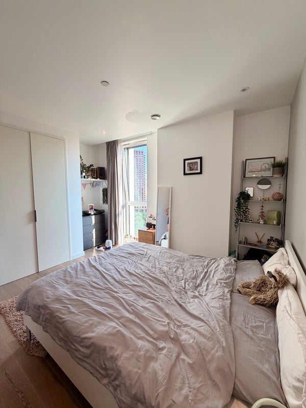 Room Fortunes Walk in Greater London