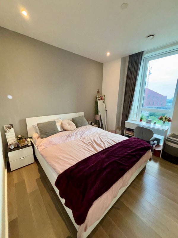 Room Fortunes Walk in Greater London