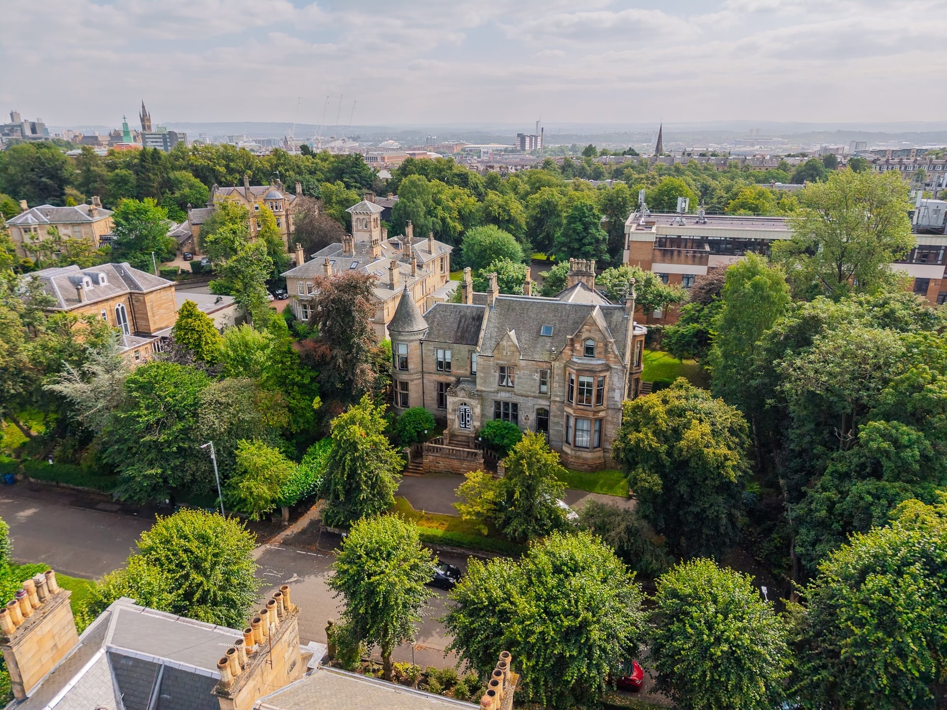 Flat Kensington Road in Glasgow